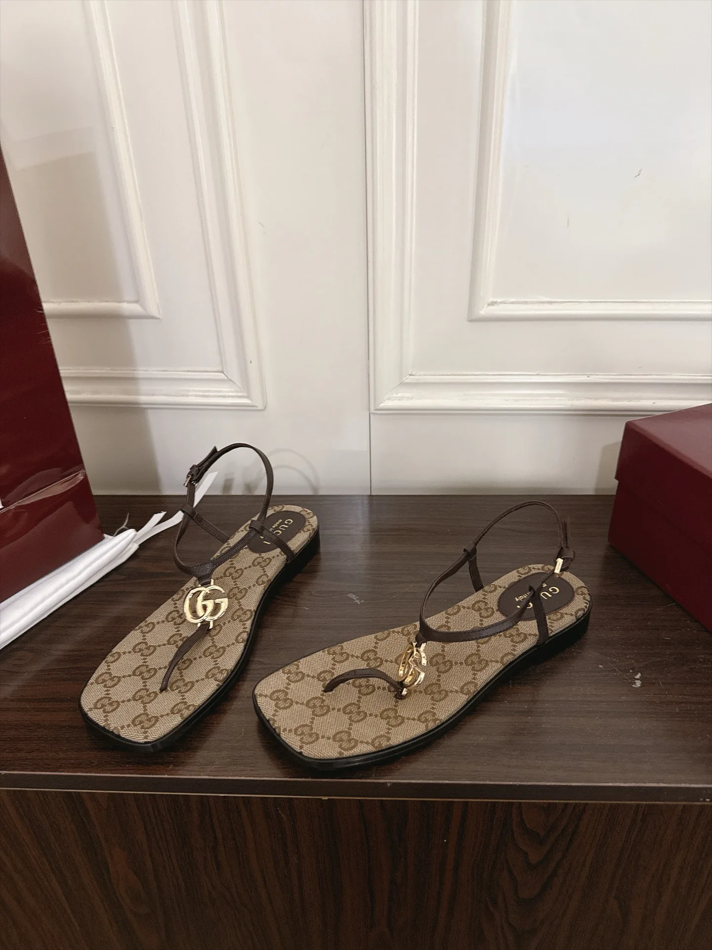 Women's Open-Toe Sandals GUCCI 18143126