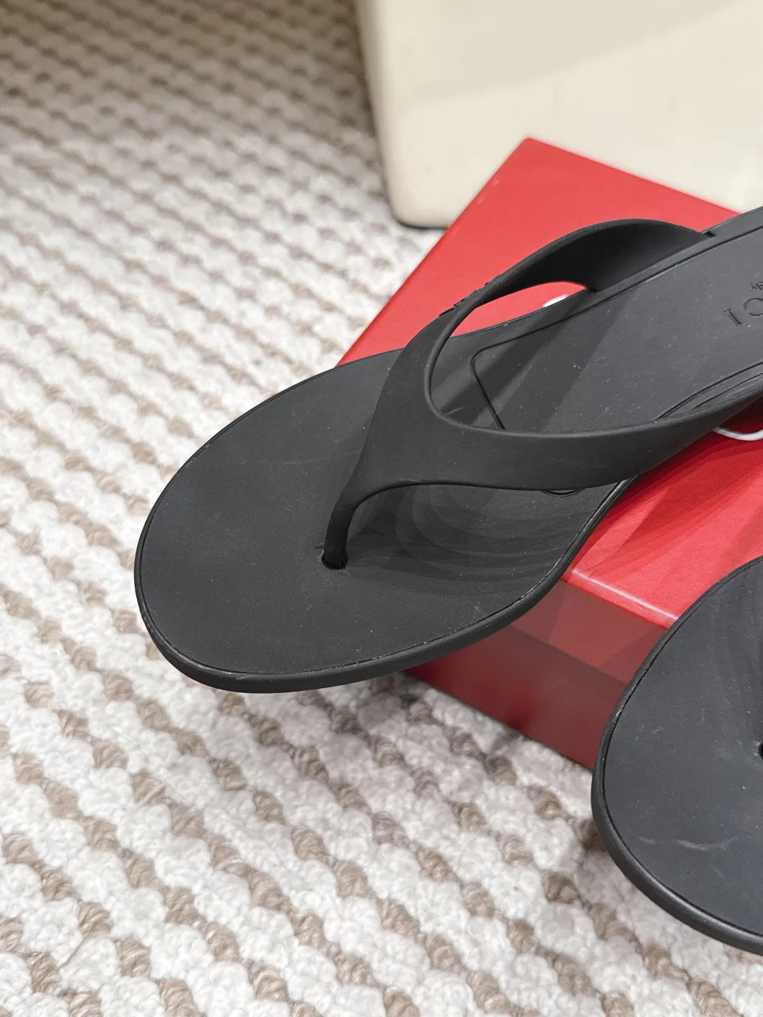Women's Flip-Flops GUCCI 17657673