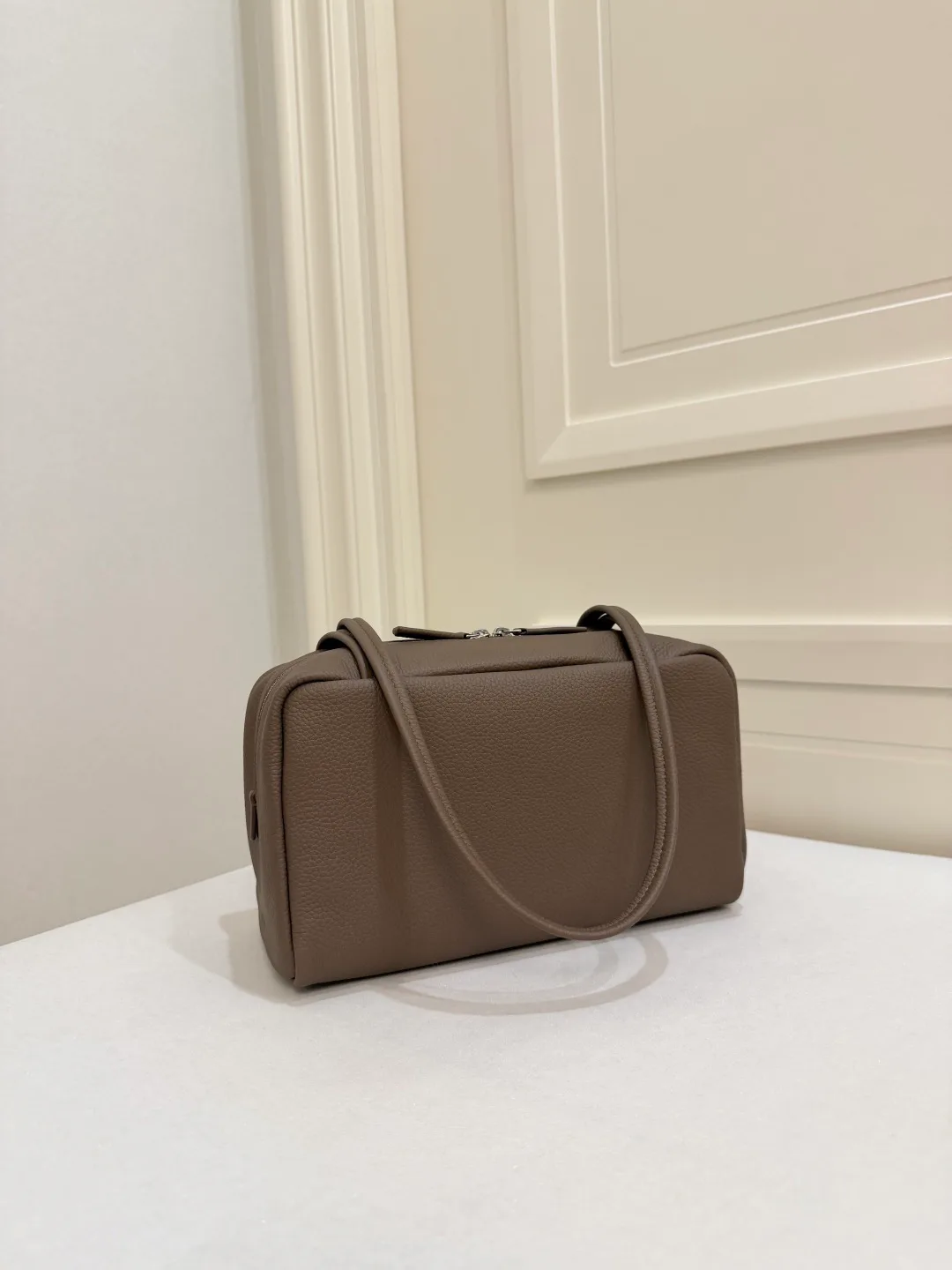Women's Classic Handbags THE ROW 18161951