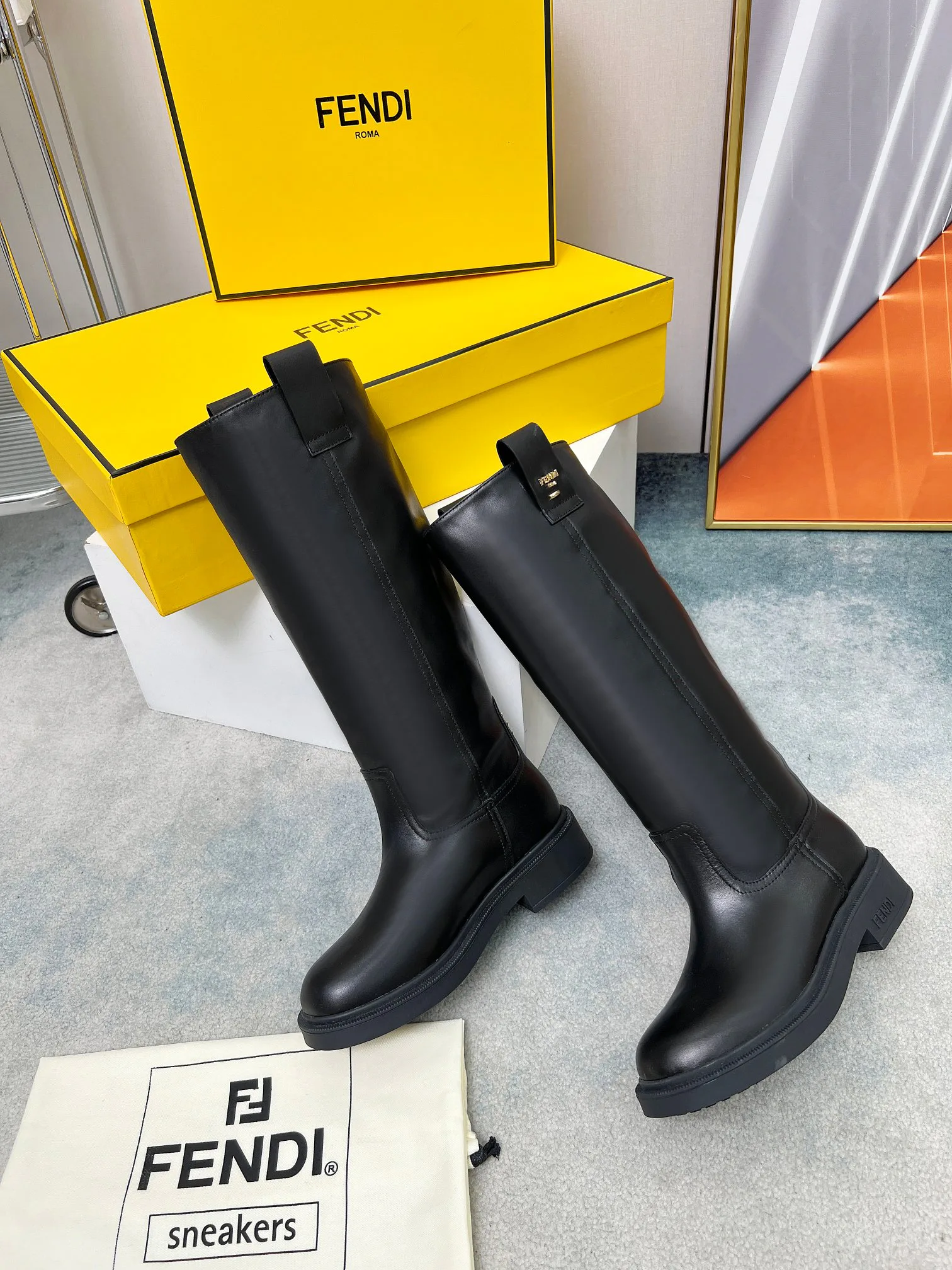 Women's Boots FENDI 18104308
