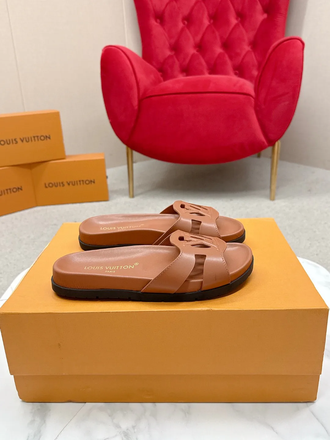 Women's Flip-Flops LOUIS VUITTON 18235710