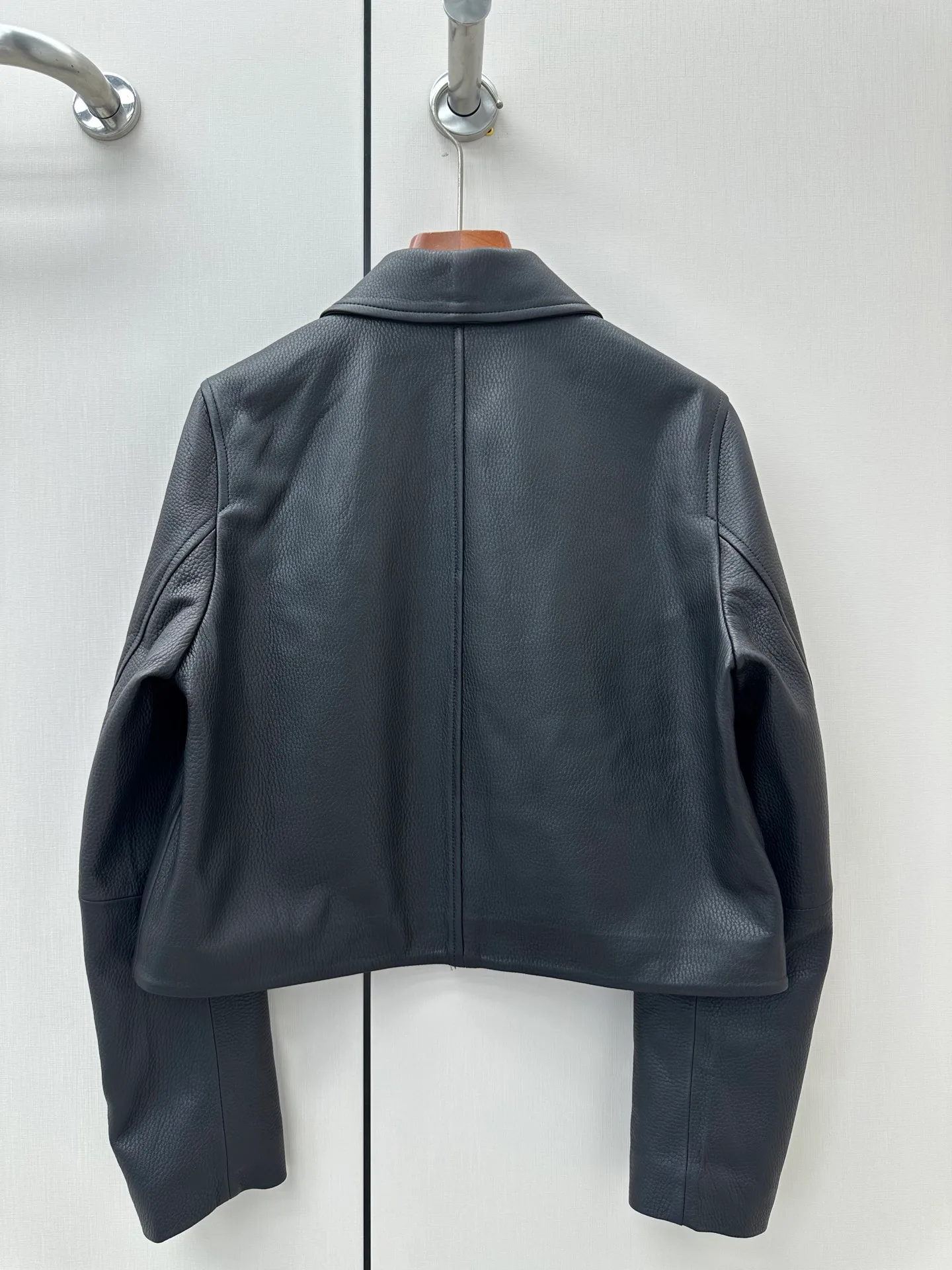Women's Leather Jackets And Sheepskin Coats HERMES 17500813
