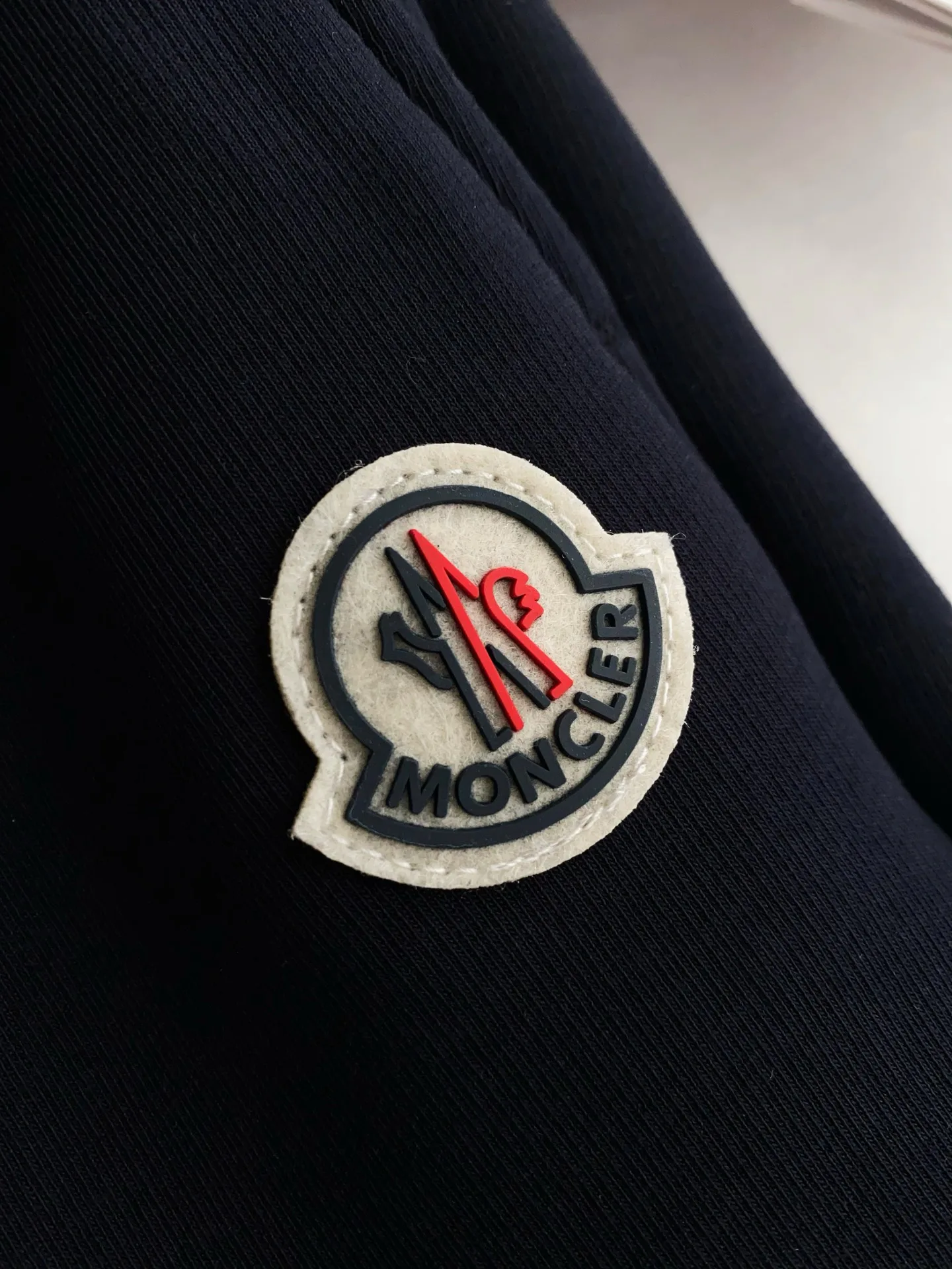 Men's Trousers MONCLER 18315006