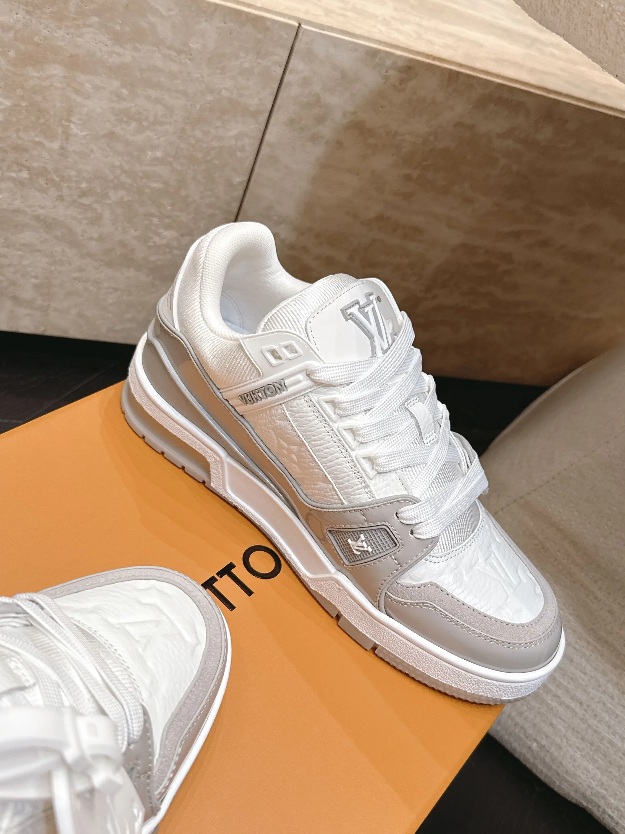 Men's Sneakers LOUIS VUITTON 17845995