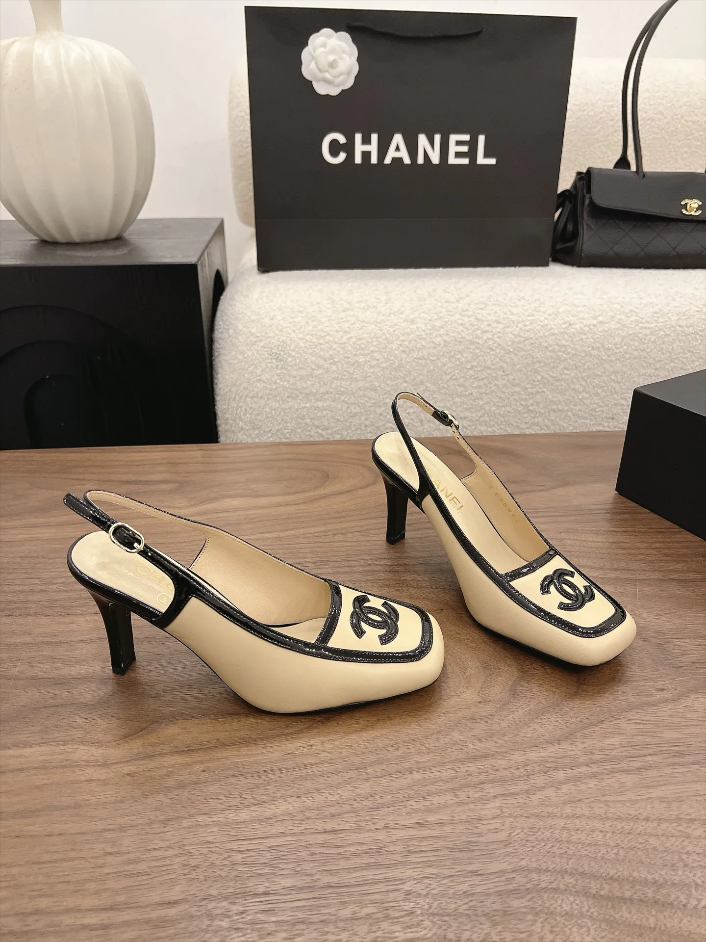 Women's Heels CHANEL 17815426