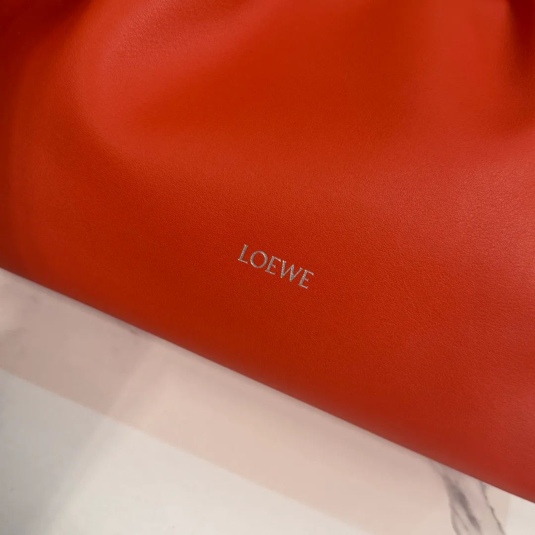 Women's Classic Handbags LOEWE 17502836