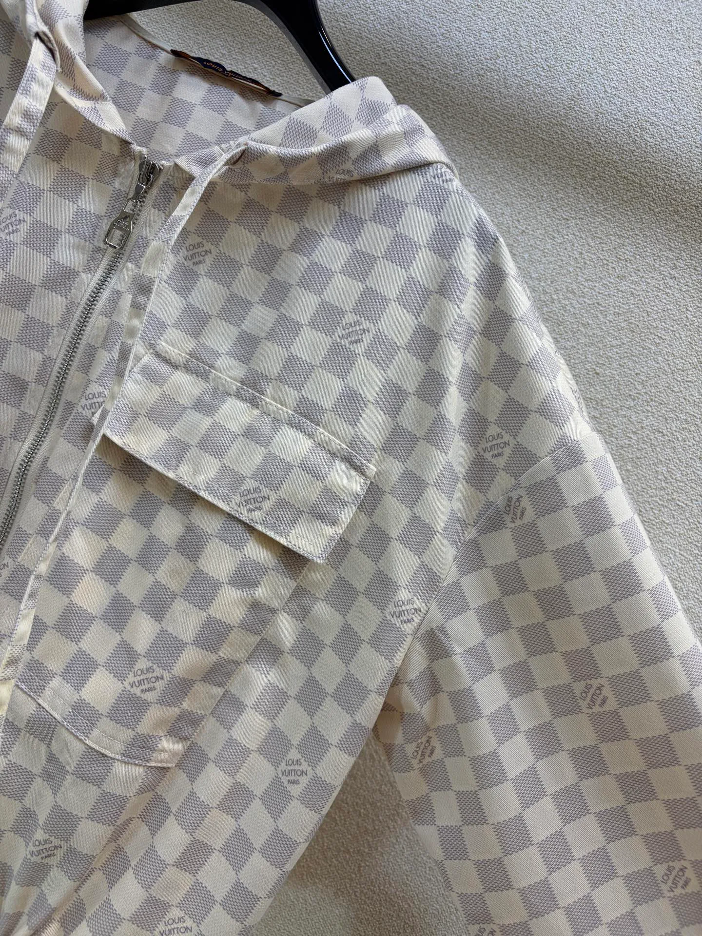 Women's Jackets And Down Jackets LOUIS VUITTON 18203403