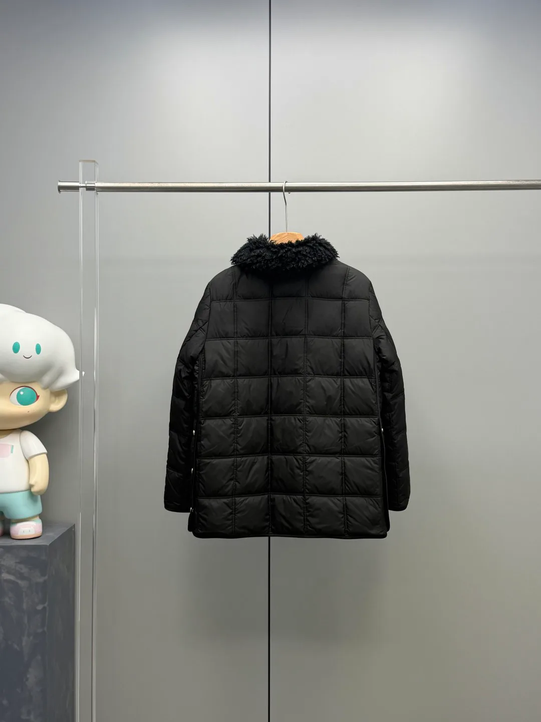 Women's Jackets And Down Jackets MONCLER 17892327