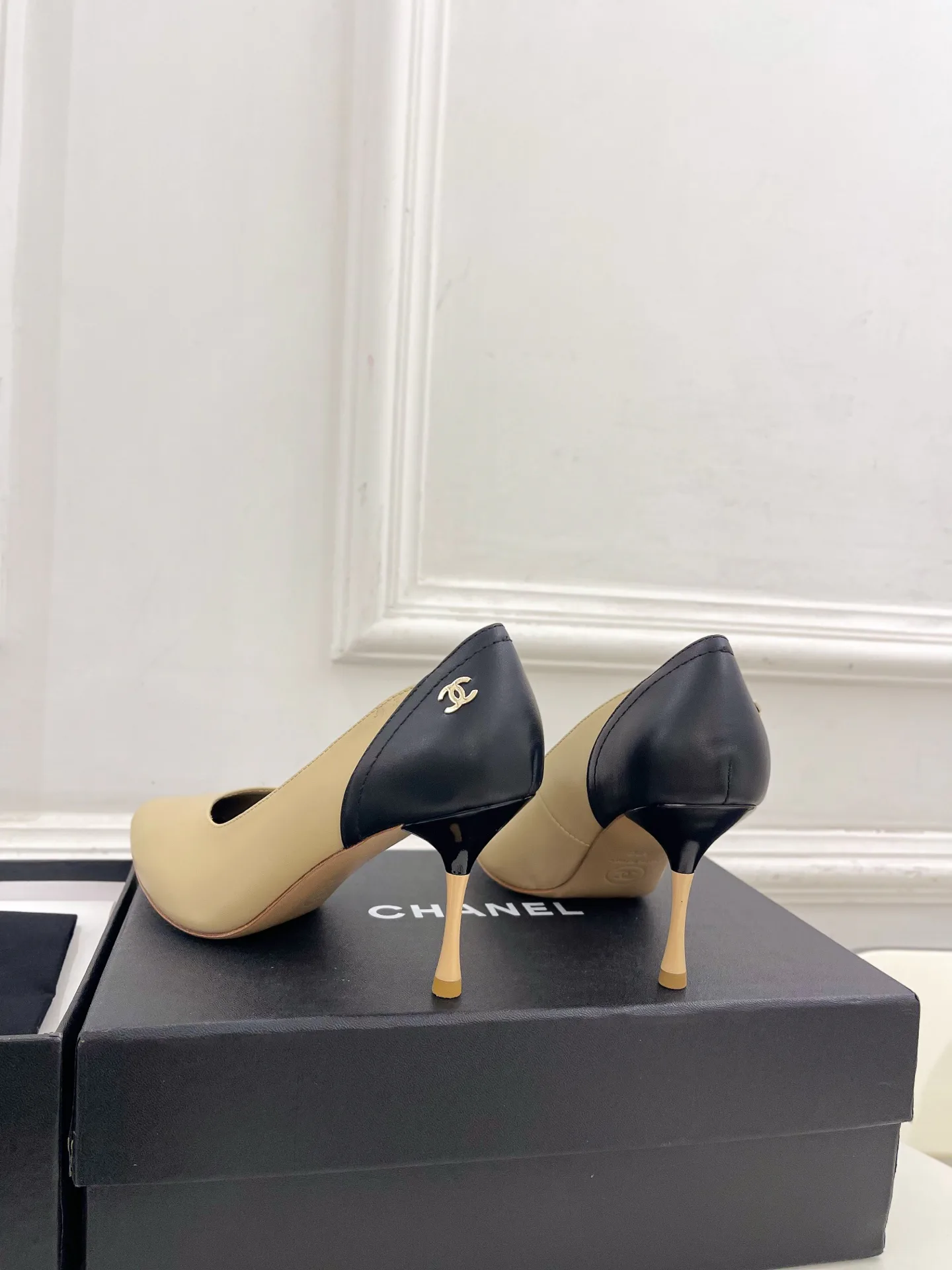 Women's Heels CHANEL 18034590