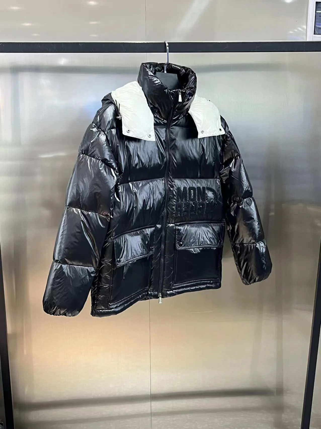 Men's Jackets And Down Jackets MONCLER 18392256