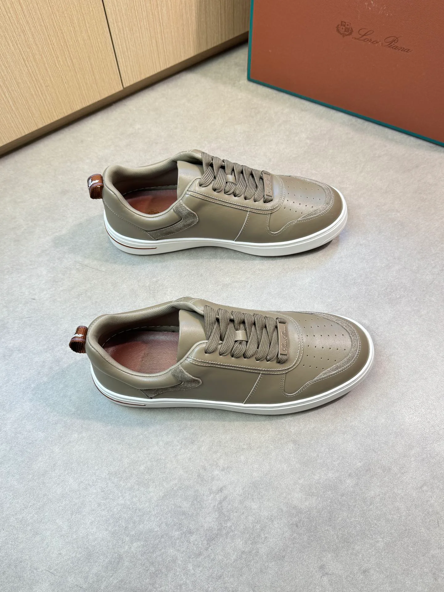 Men's Sneakers LORO PIANA 18103717