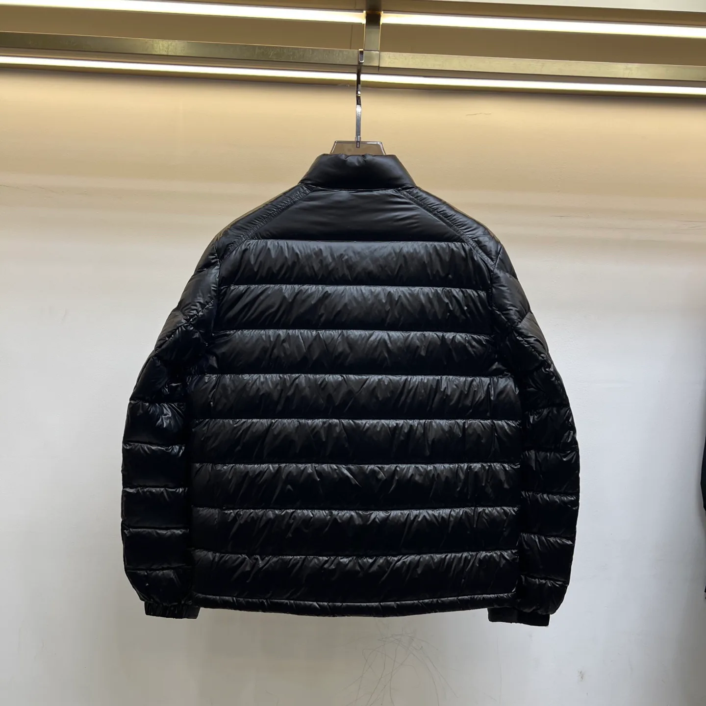 Women's Jackets And Down Jackets MONCLER 18048015