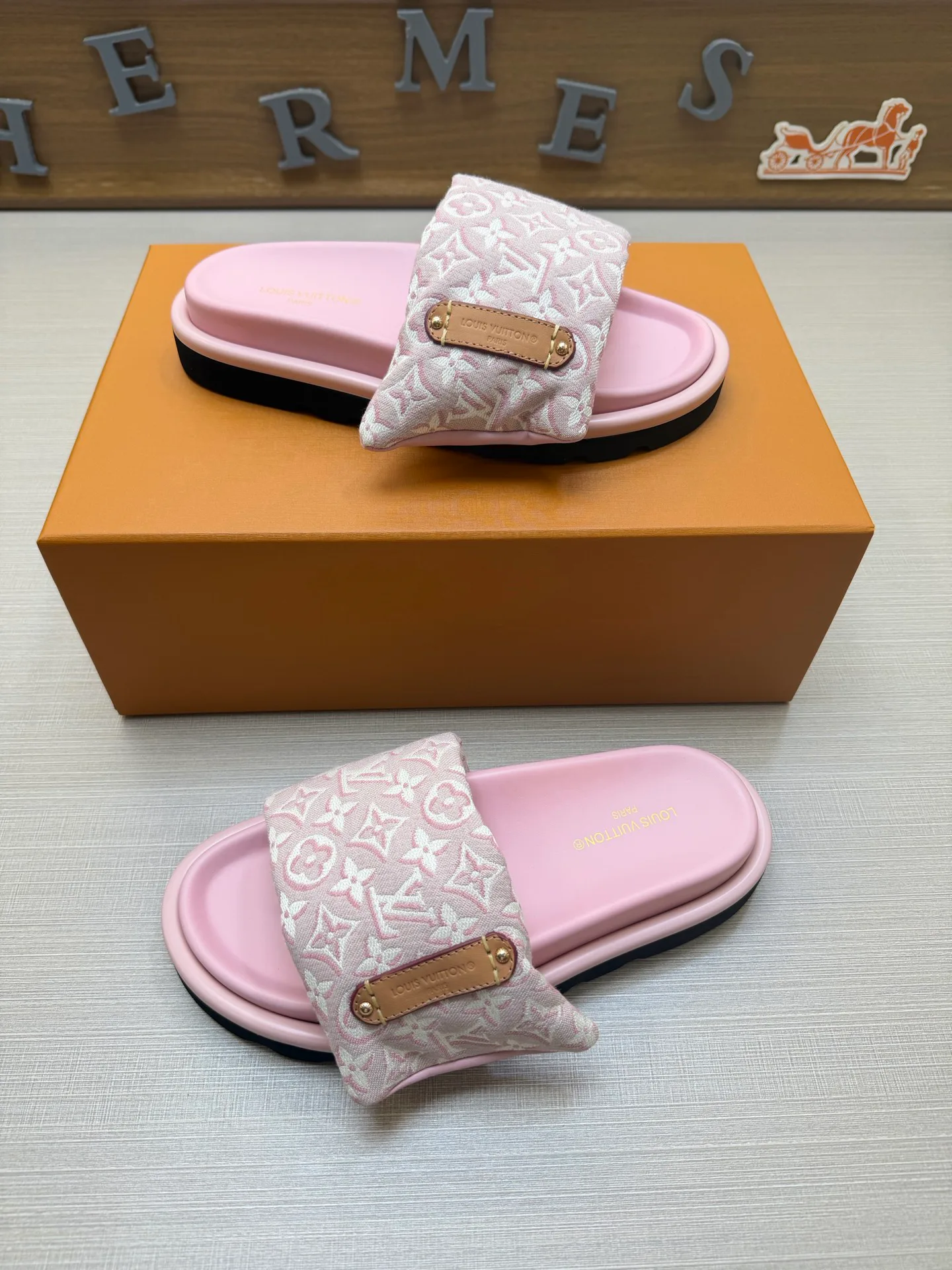 Women's Flip-Flops LOUIS VUITTON 18011829