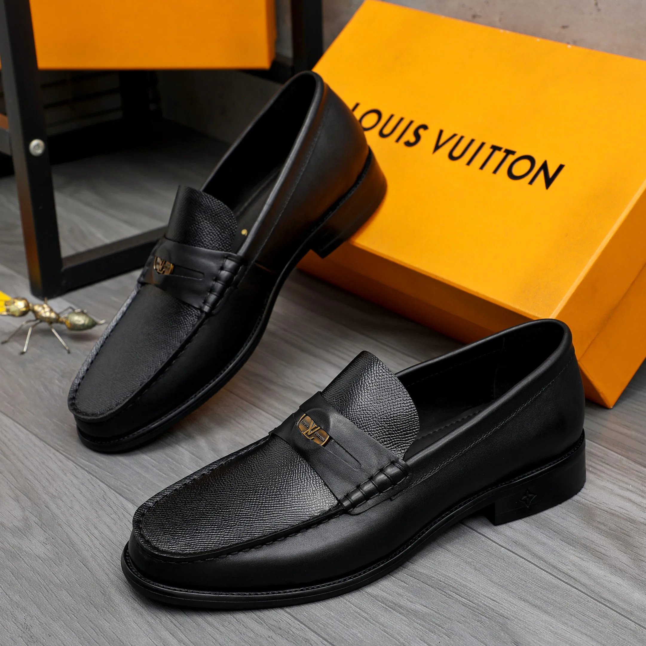 Men's Loafers And Dress Shoes LOUIS VUITTON 17812322