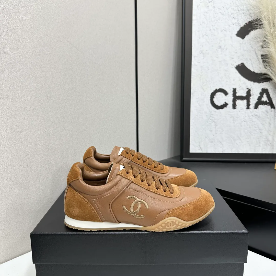 Women's Sneakers CHANEL 18083878