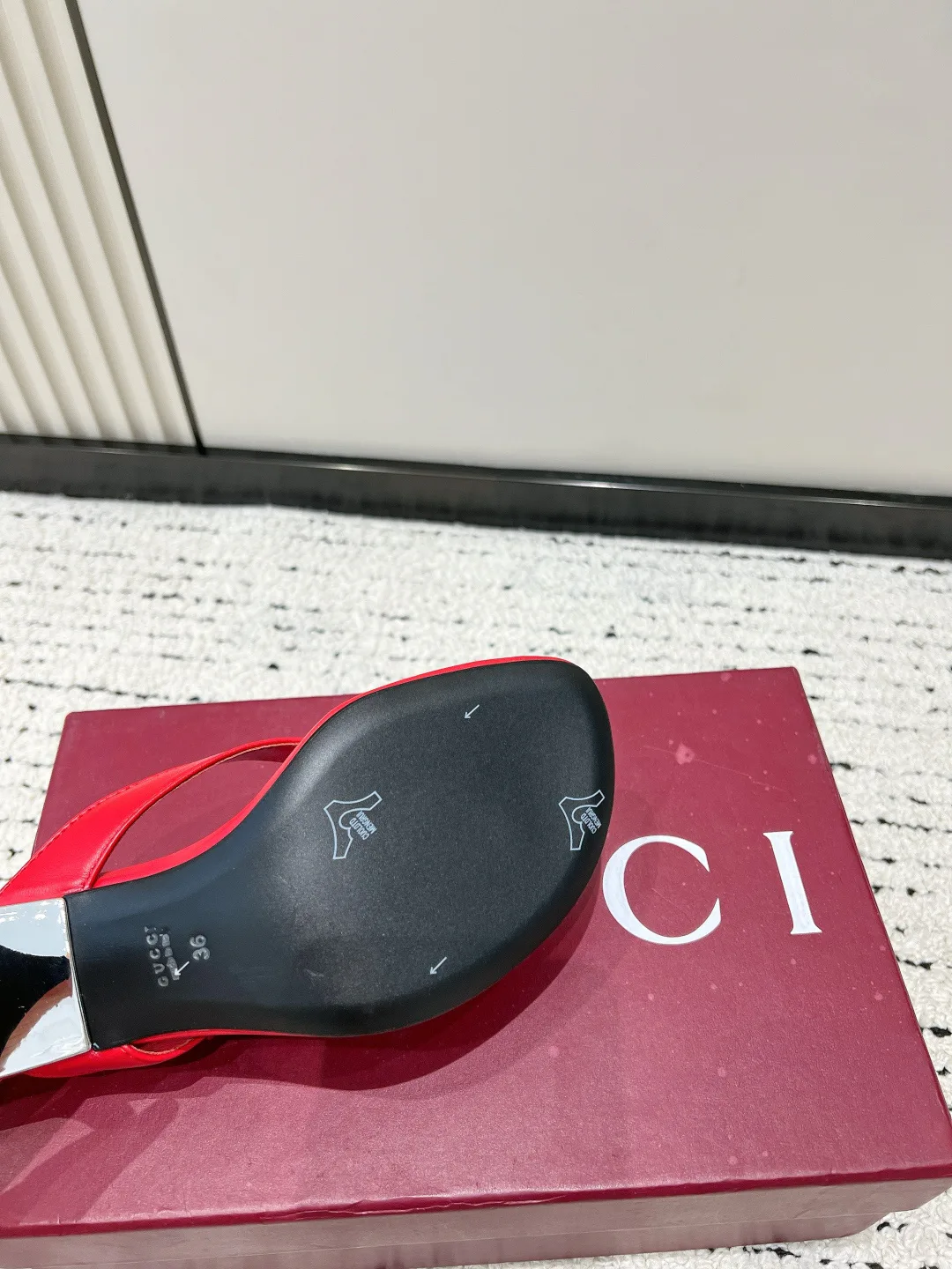 Women's Flip-Flops GUCCI 17637845