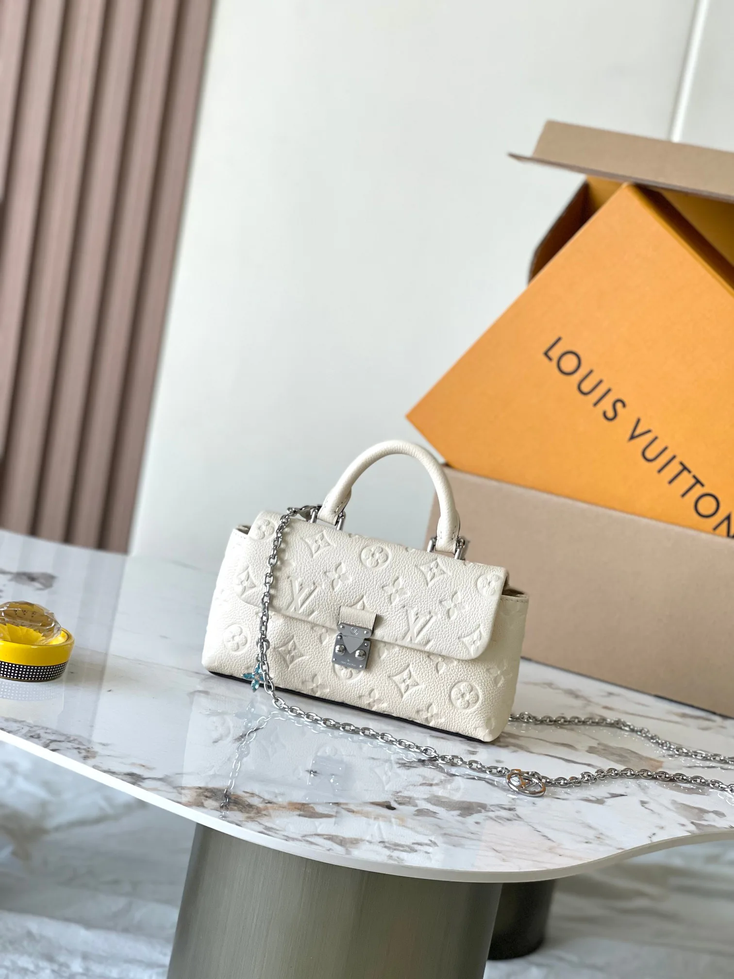 Классические Сумки Женские Louis Vuitton 18627719