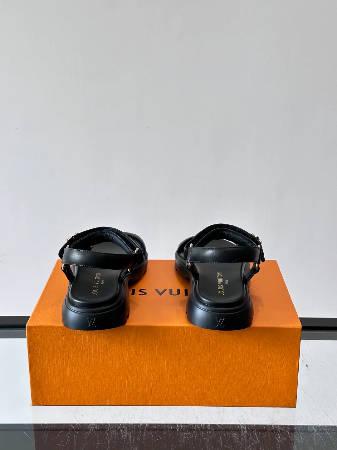 Women's Sandals LOUIS VUITTON 17593007