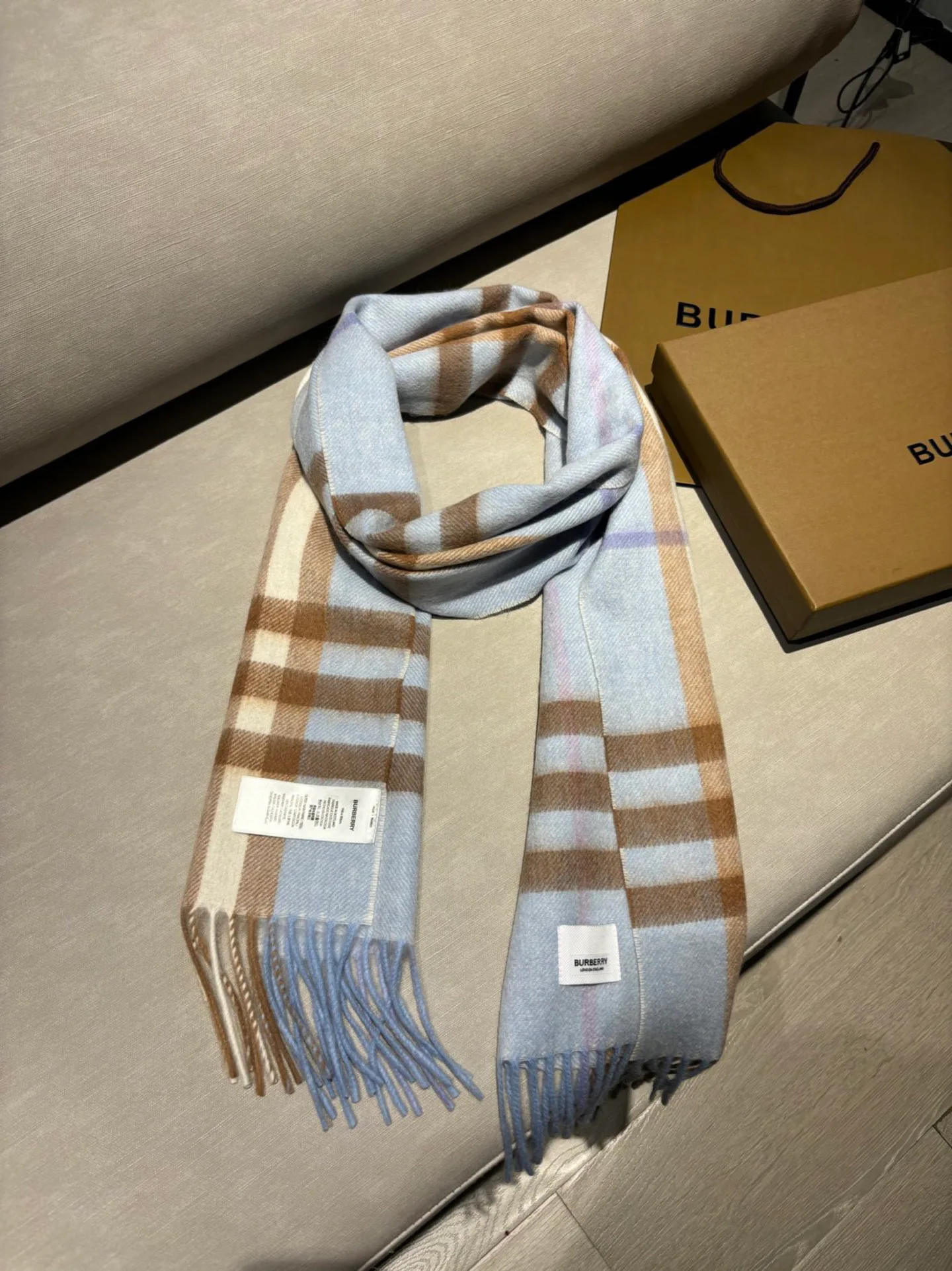 Scarves BURBERRY 18507480