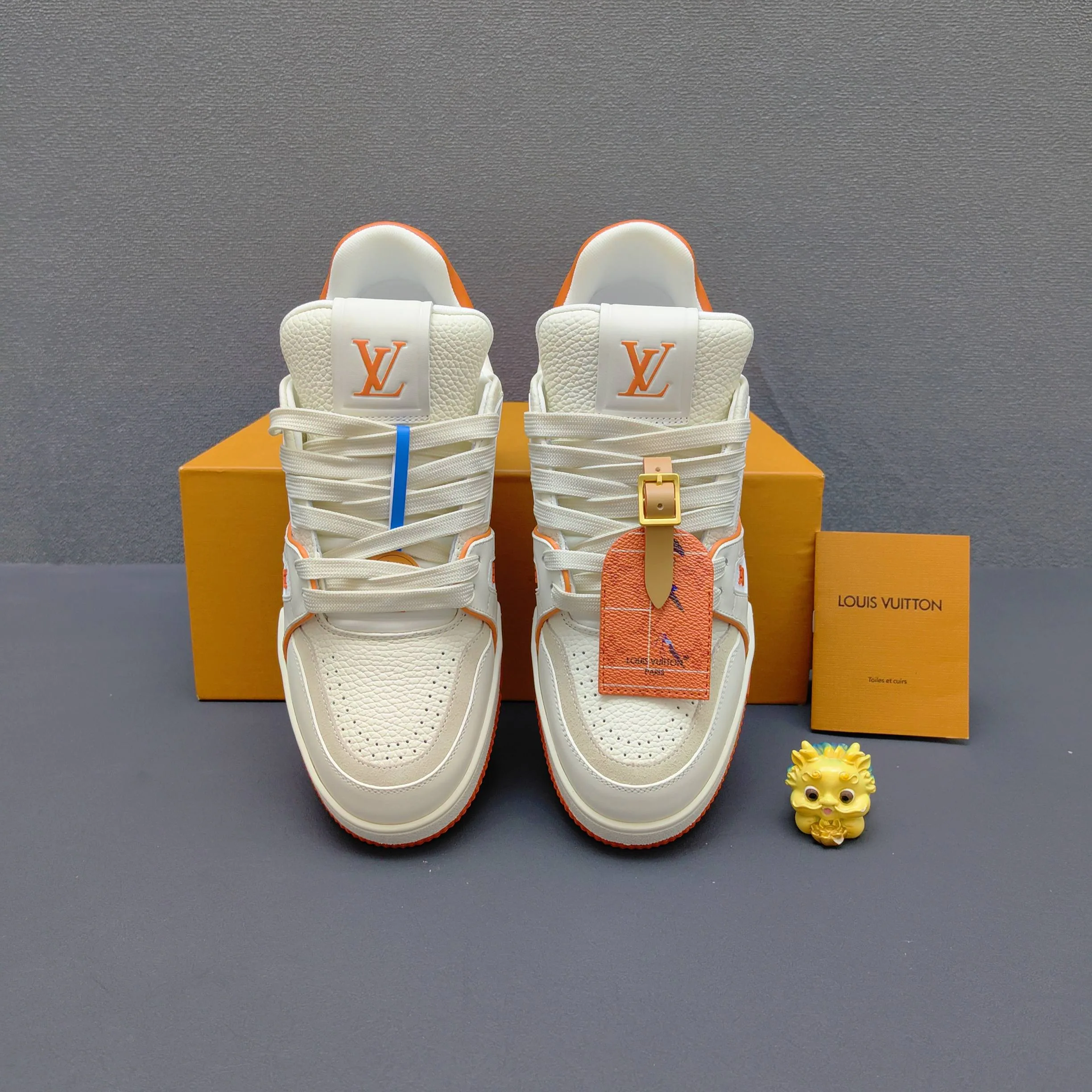 Women's Sneakers LOUIS VUITTON 17725120
