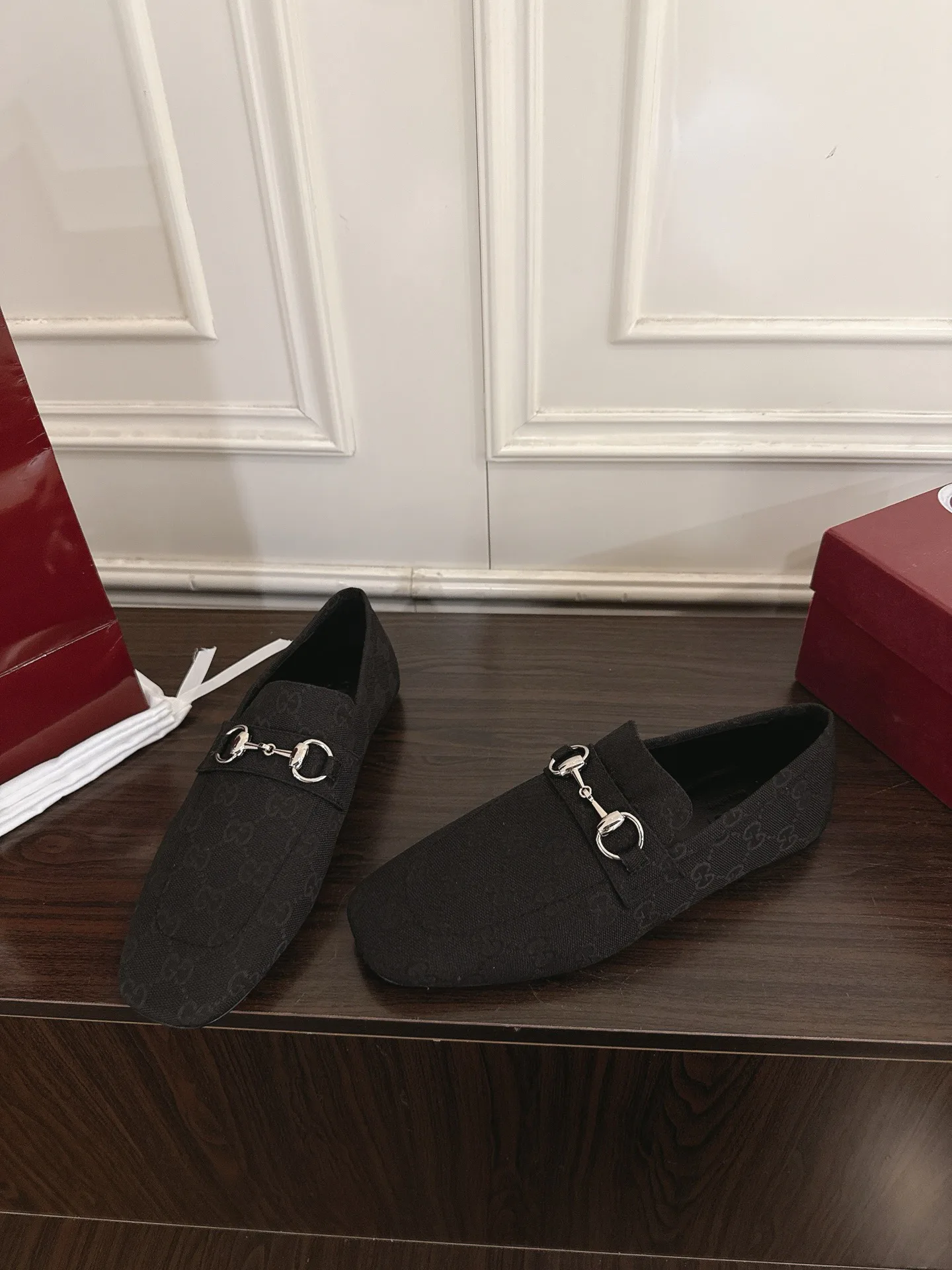 Women's Loafers And Moccasins GUCCI 17956771