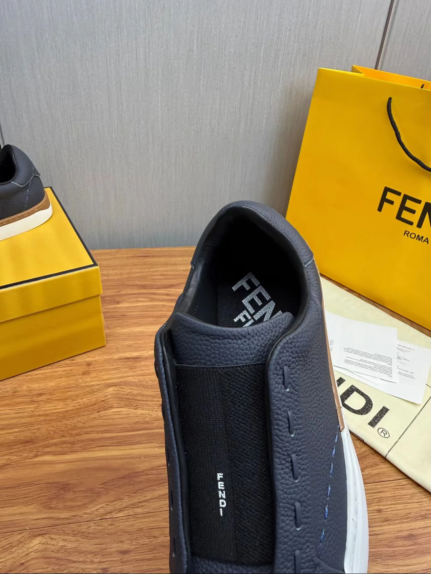 Men's Sneakers FENDI 18103056