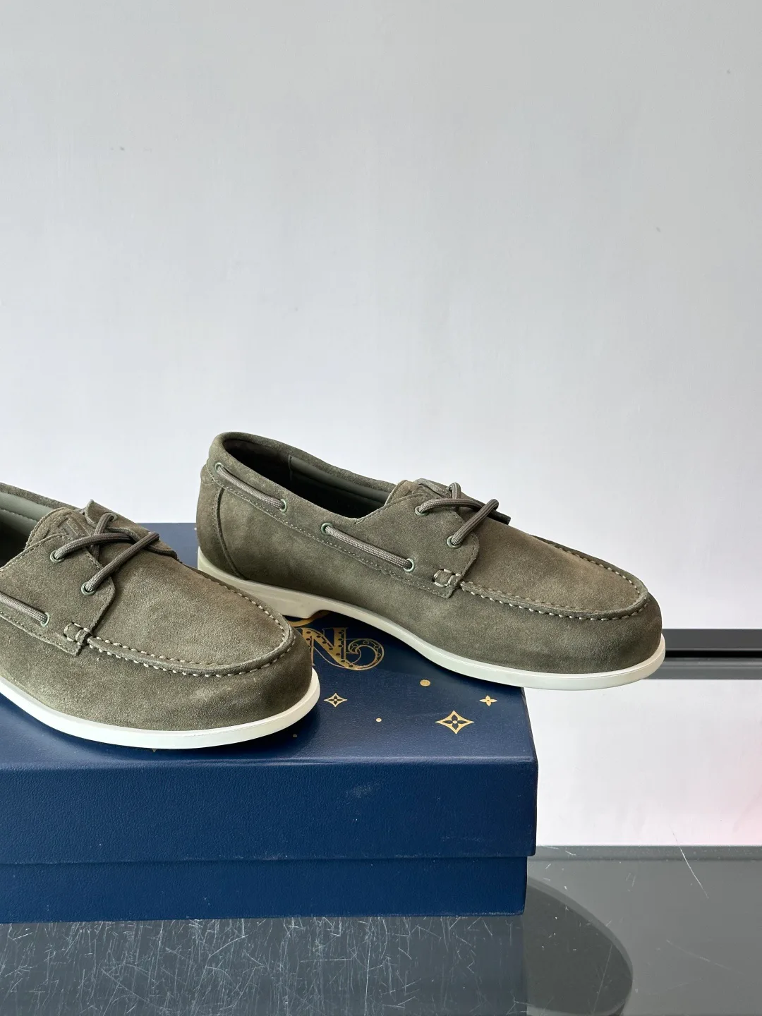 Men's Loafers And Dress Shoes LOUIS VUITTON 17941070