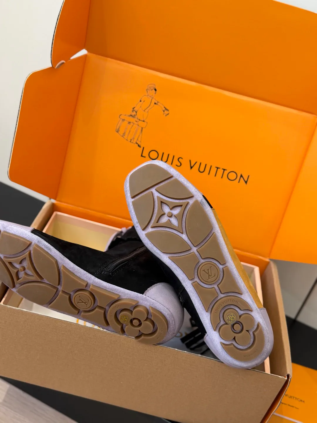 Women's Booties LOUIS VUITTON 18224190