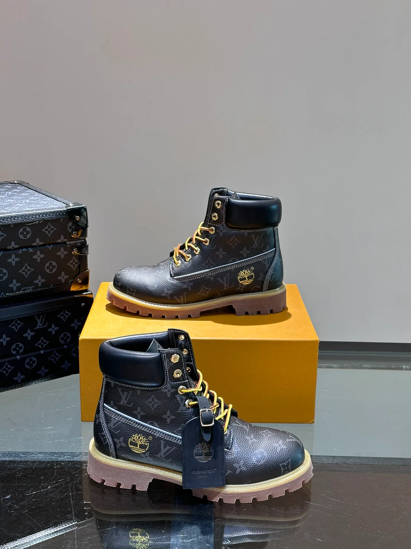 Men's Ankle Boots LOUIS VUITTON 17955337