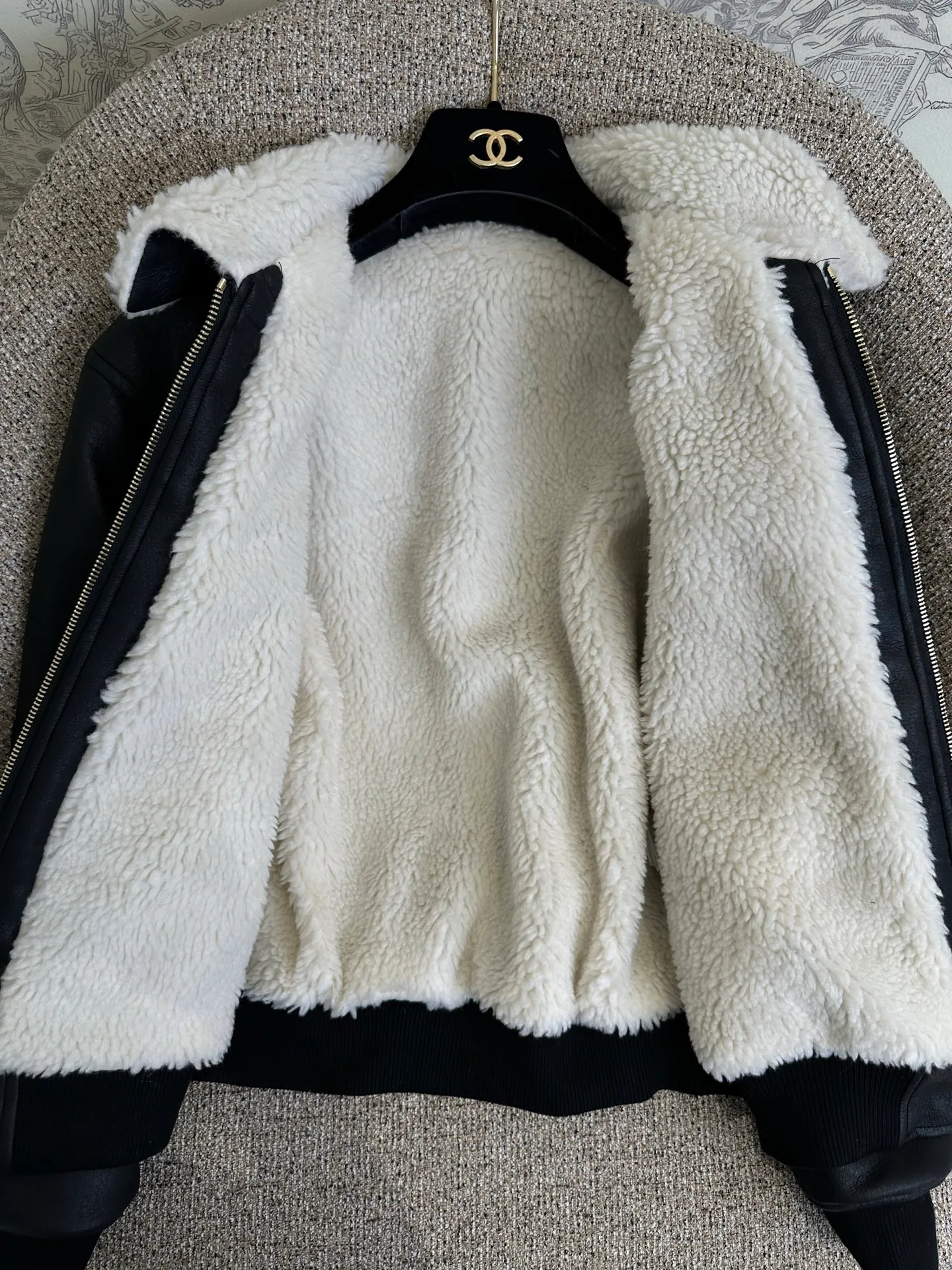 Women's Leather Jackets And Sheepskin Coats CHANEL 18138555