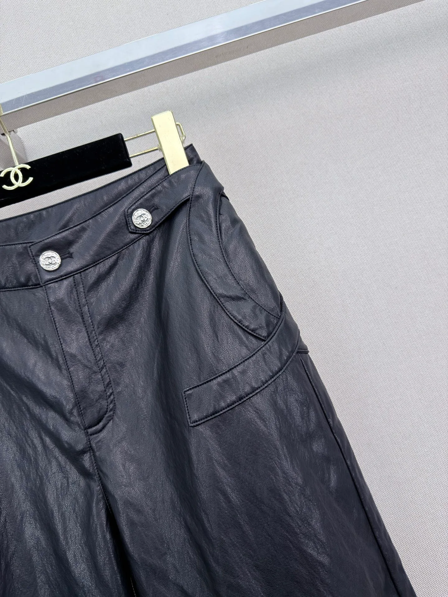 Women's Trousers CHANEL 18094323