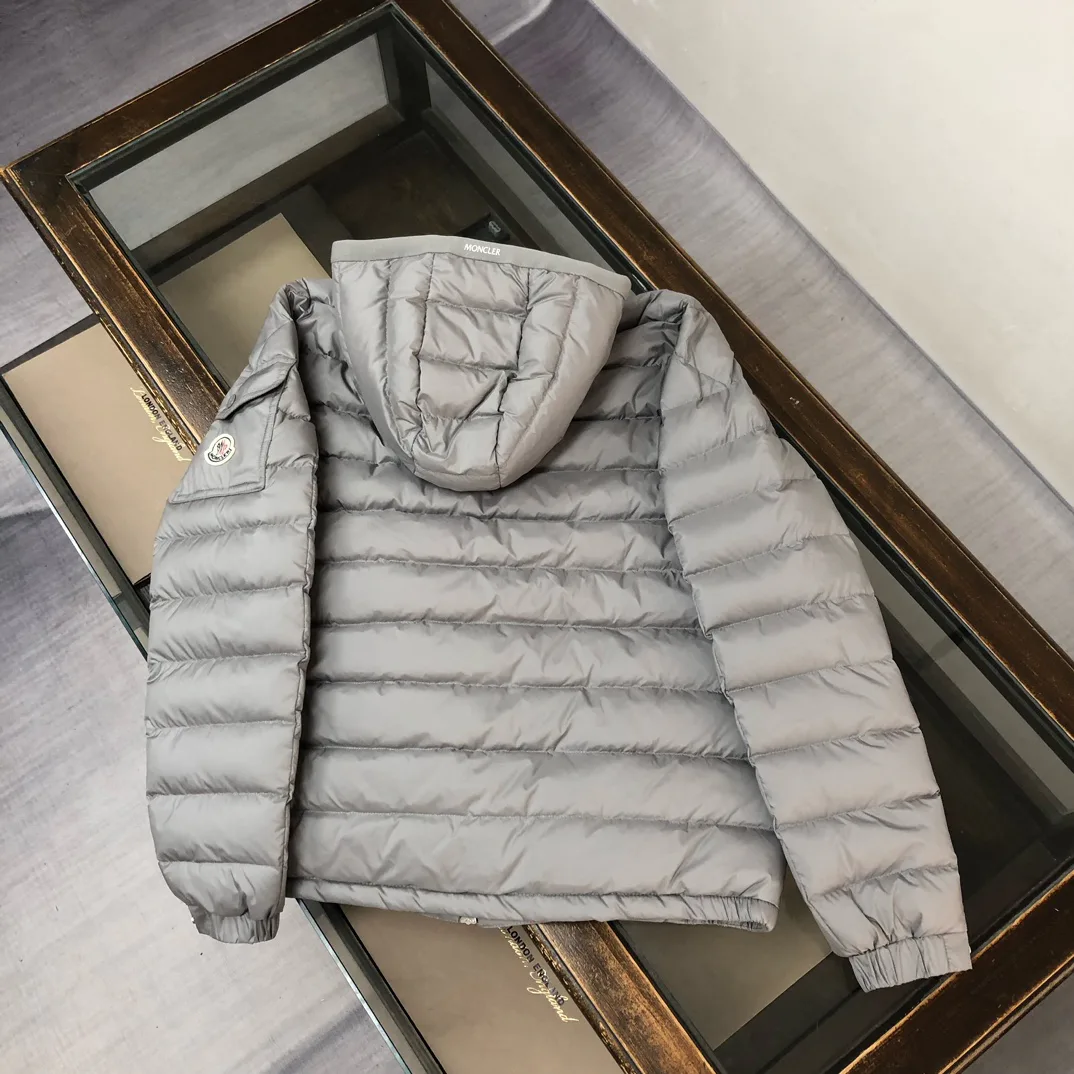 Women's Jackets And Down Jackets MONCLER 18408601