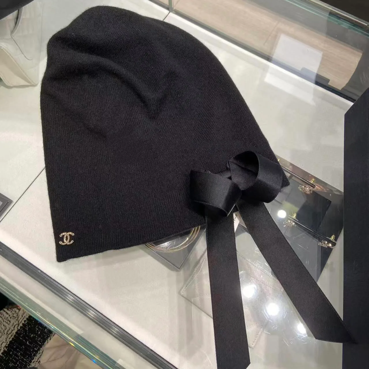 Hats CHANEL 18347796