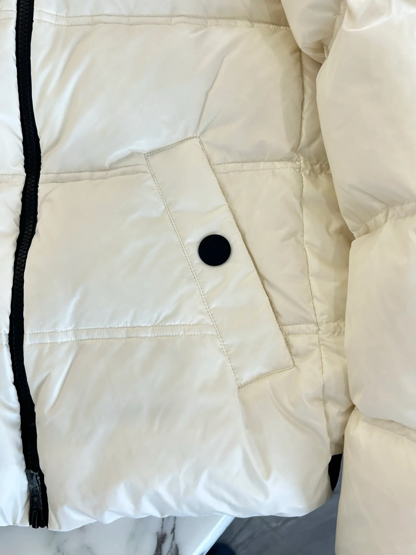 Women's Jackets And Down Jackets MONCLER 17904501