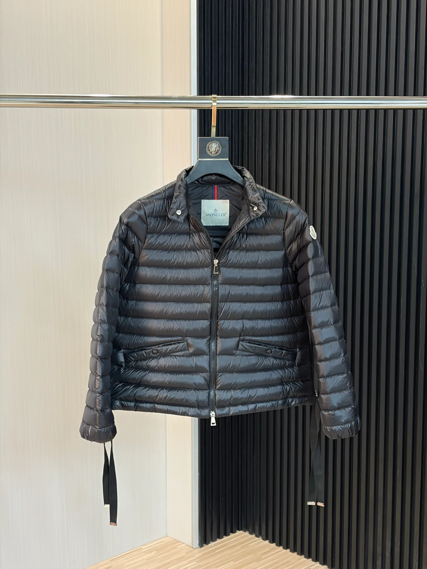 Men's Jackets And Down Jackets MONCLER 17908036