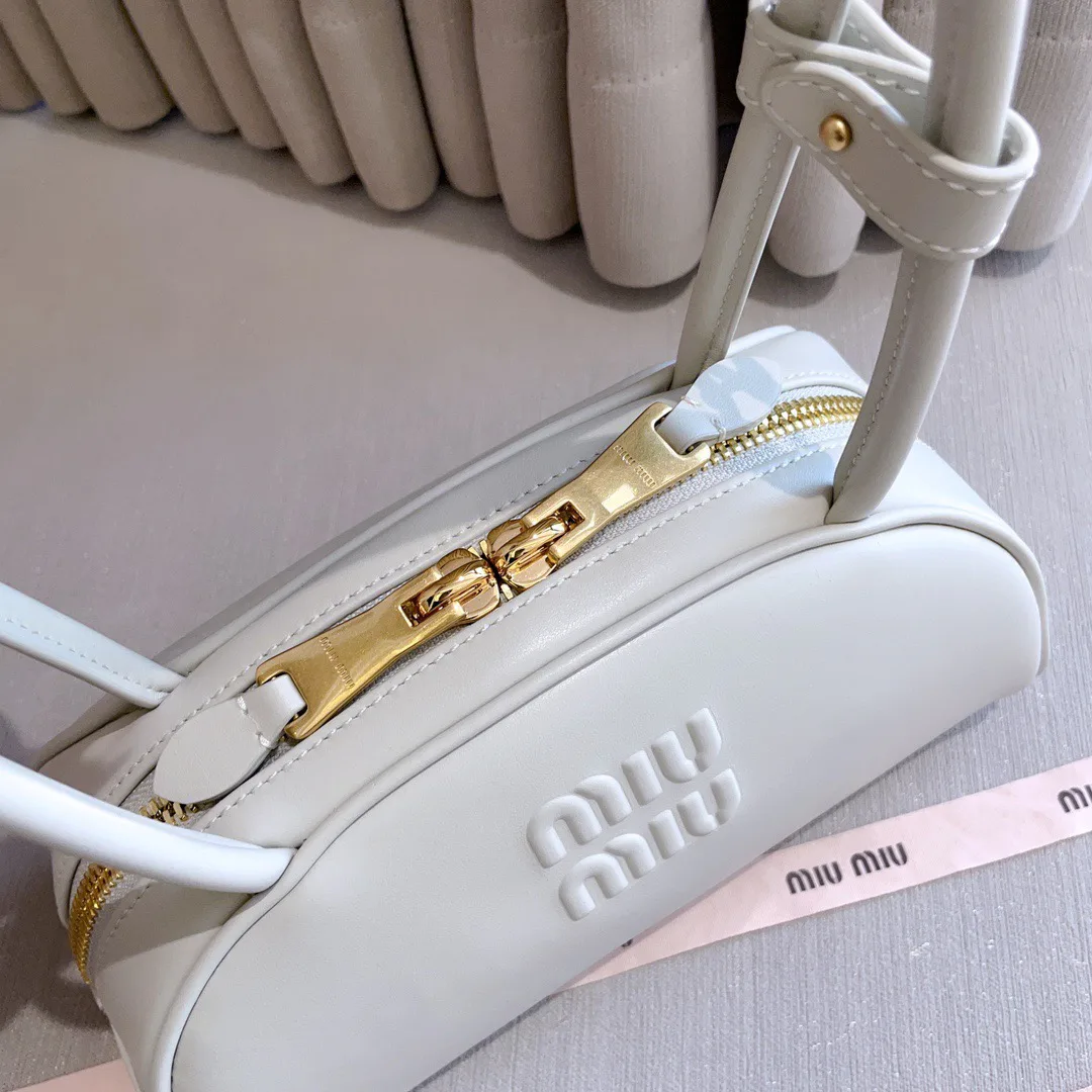 Классические Сумки Женские Miu Miu 18598419