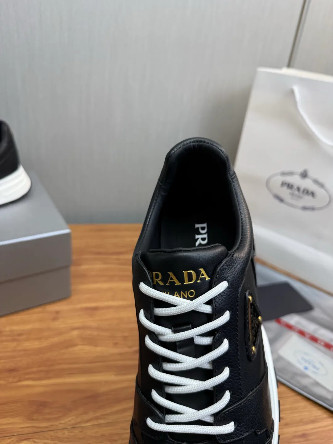 Men's Sneakers PRADA 18418641
