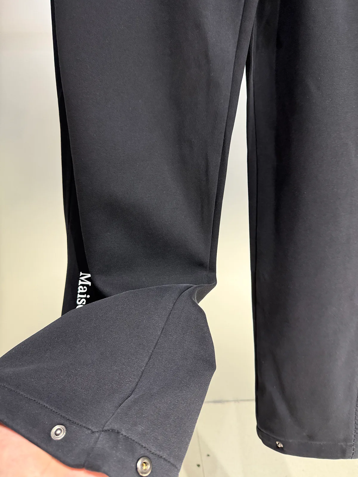 Men's Trousers MAISON MARGIELA 17811640