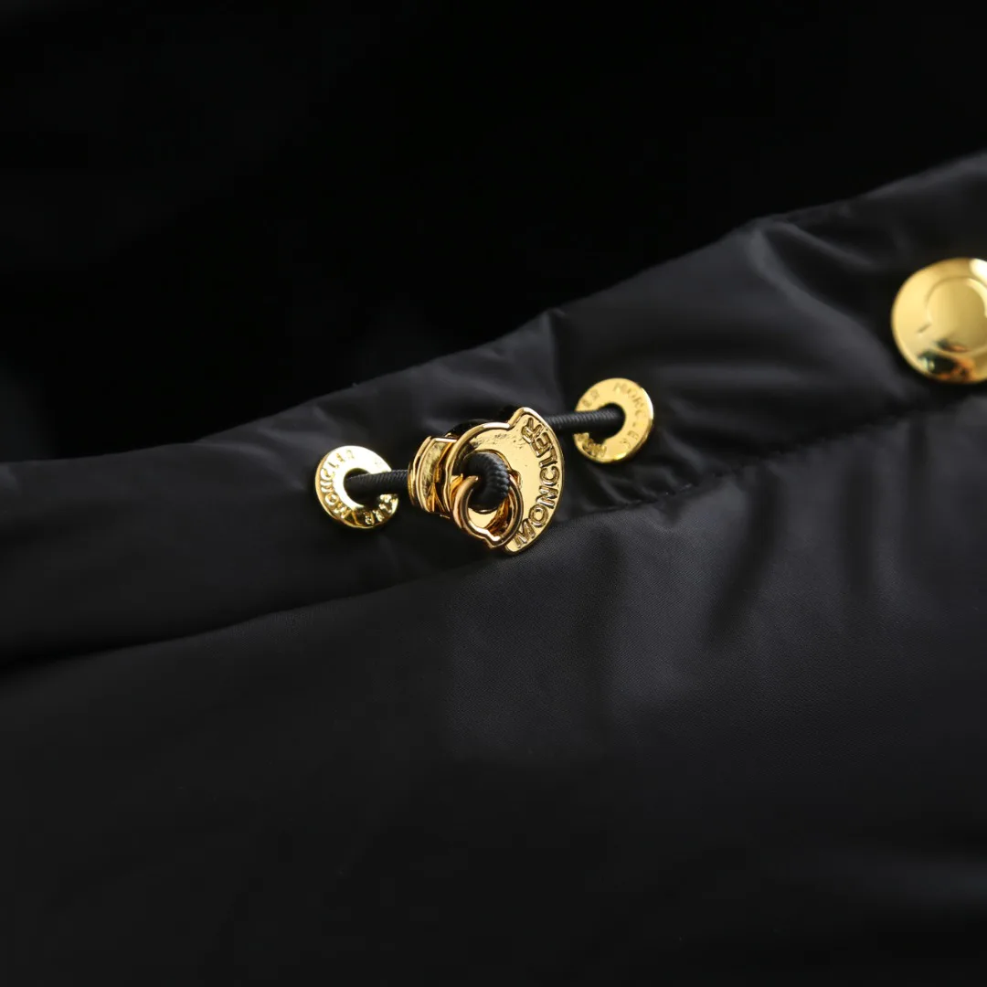 Women's Jackets And Down Jackets MONCLER 18022548