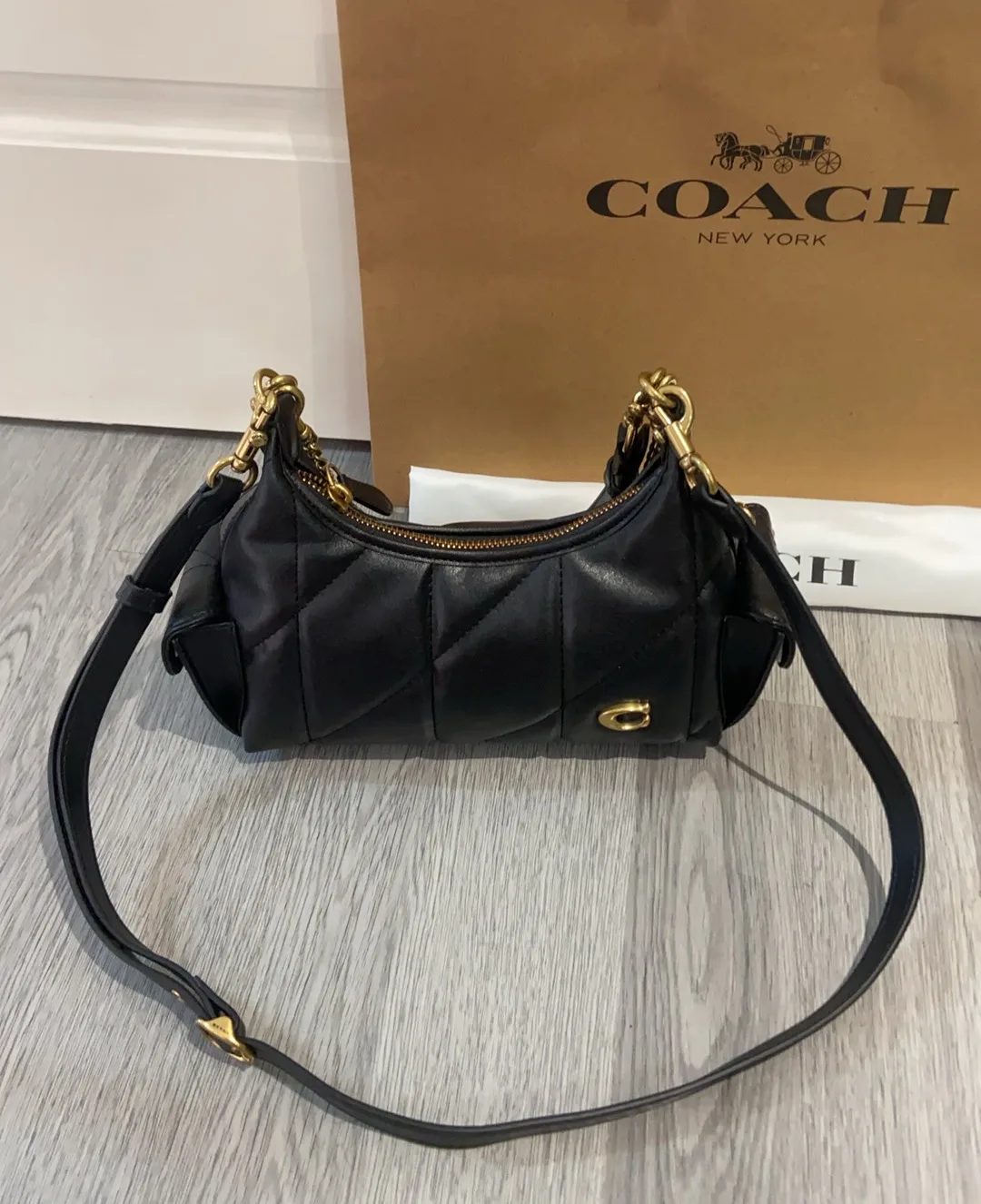 Women's Classic Handbags COACH 17824698