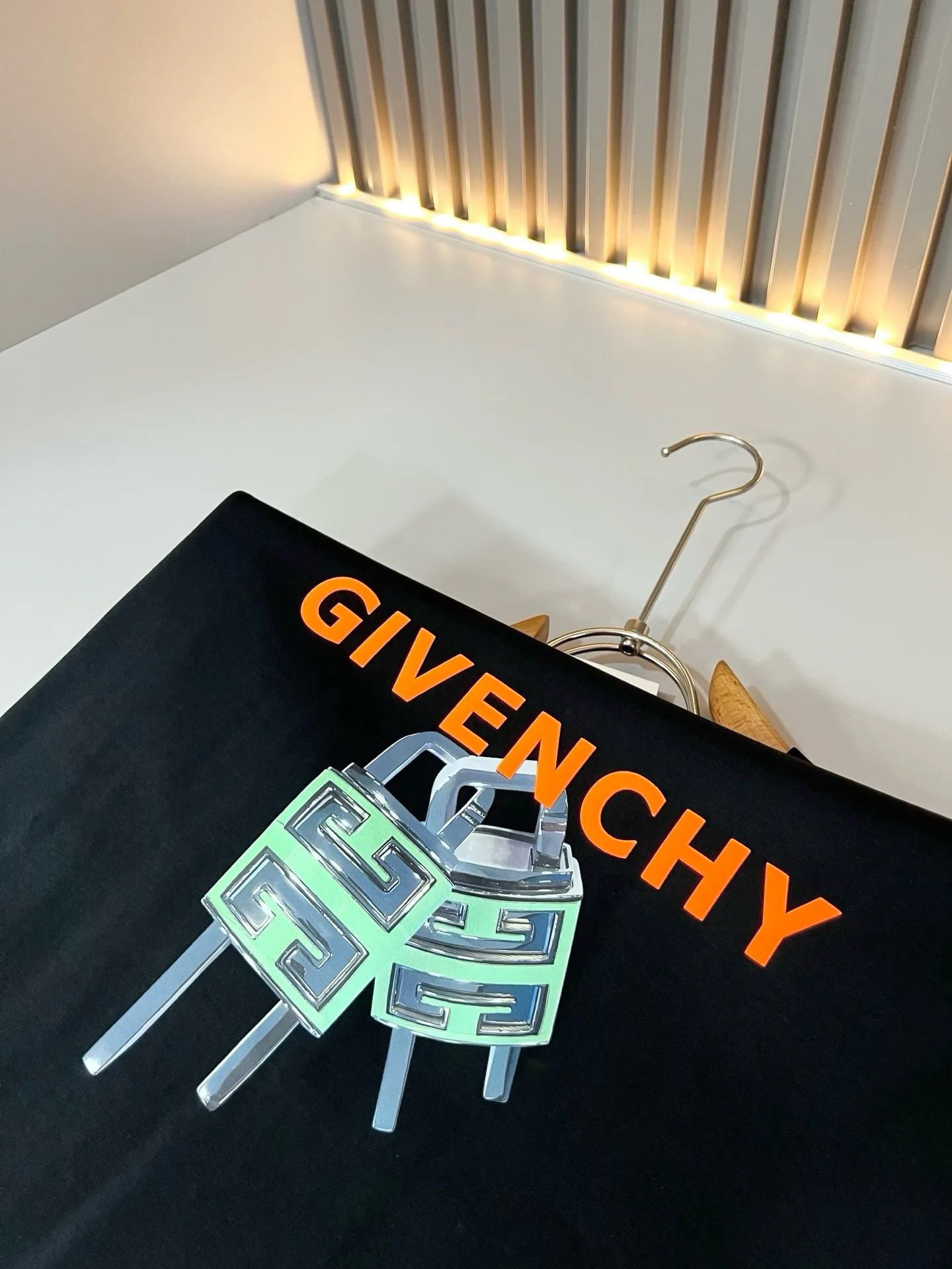 Men's T-Shirts GIVENCHY 18243902