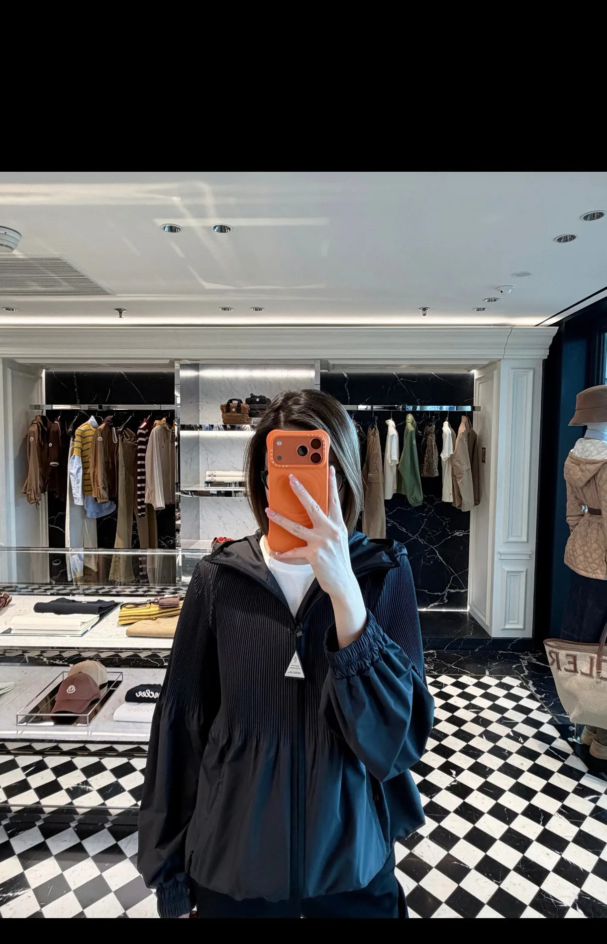 Women's Jackets And Down Jackets MONCLER 17288111