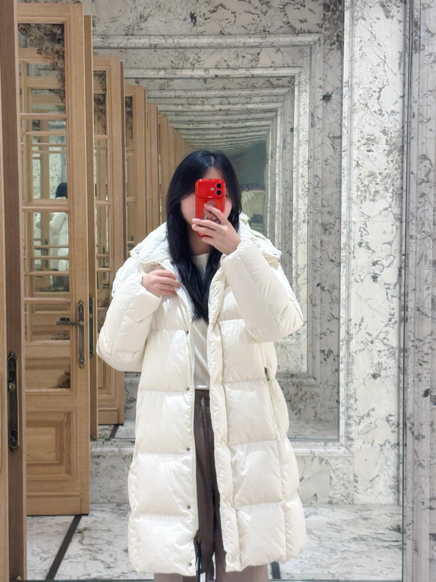 Women's Jackets And Down Jackets MONCLER 18168818