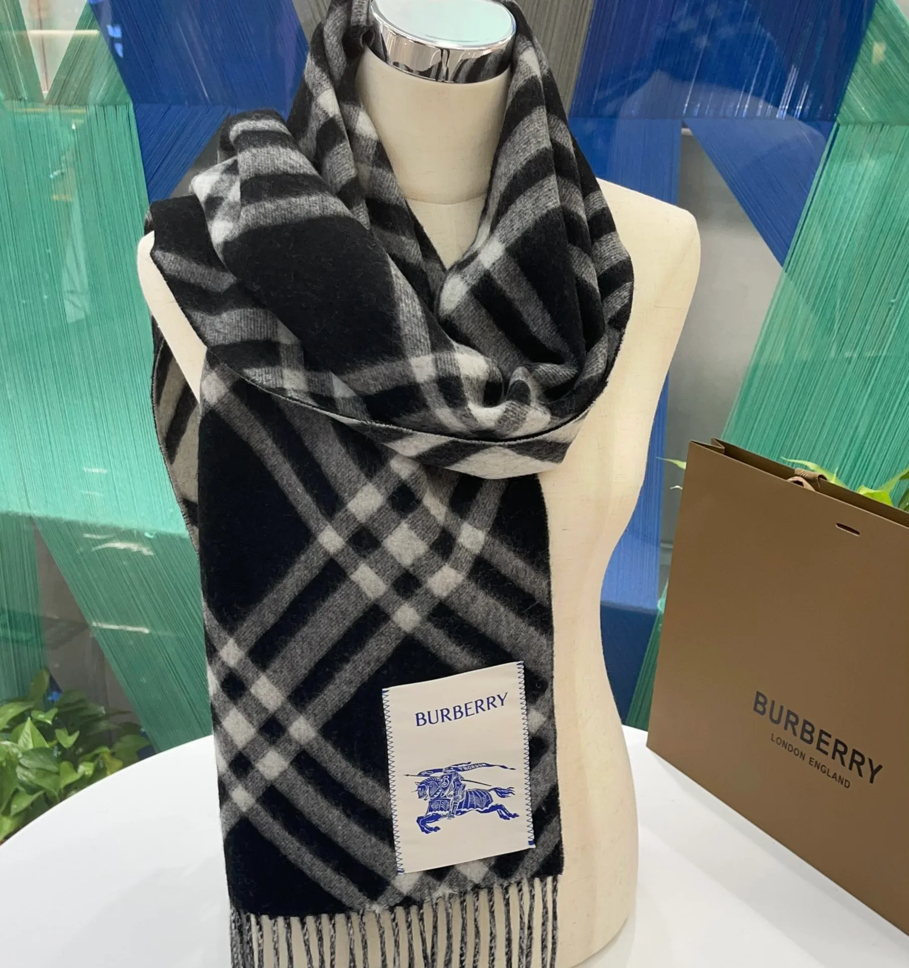 Scarves BURBERRY 18474608