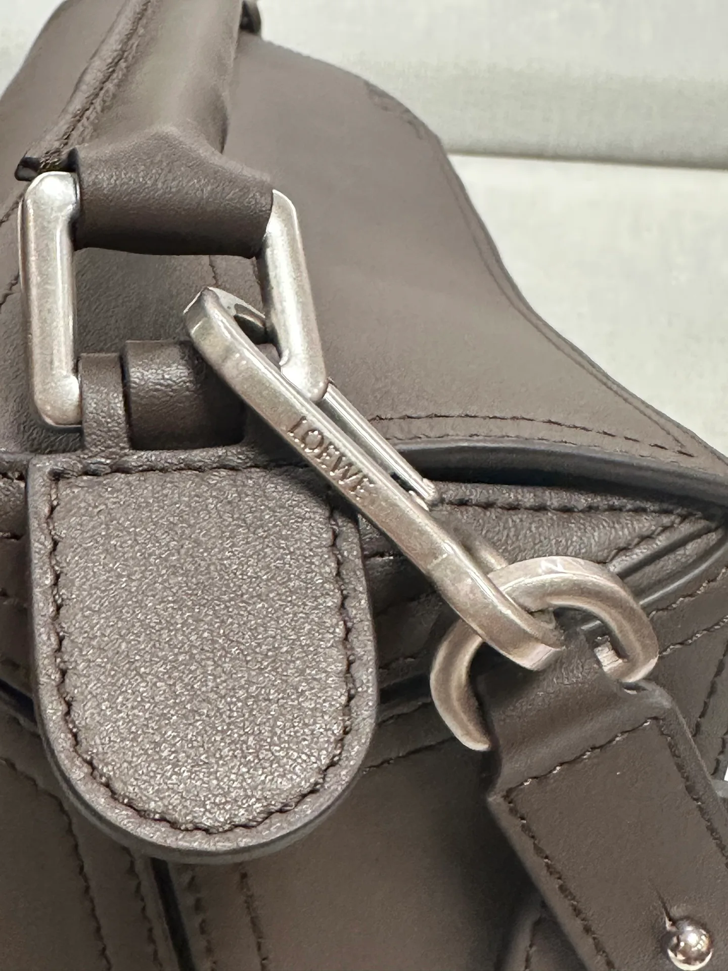 Women's Classic Handbags LOEWE 17927658