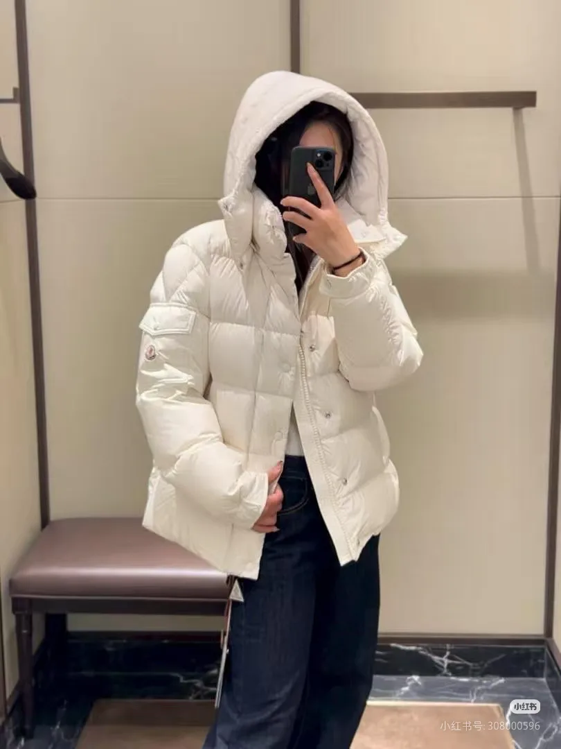 Women's Jackets And Down Jackets MONCLER 18044300