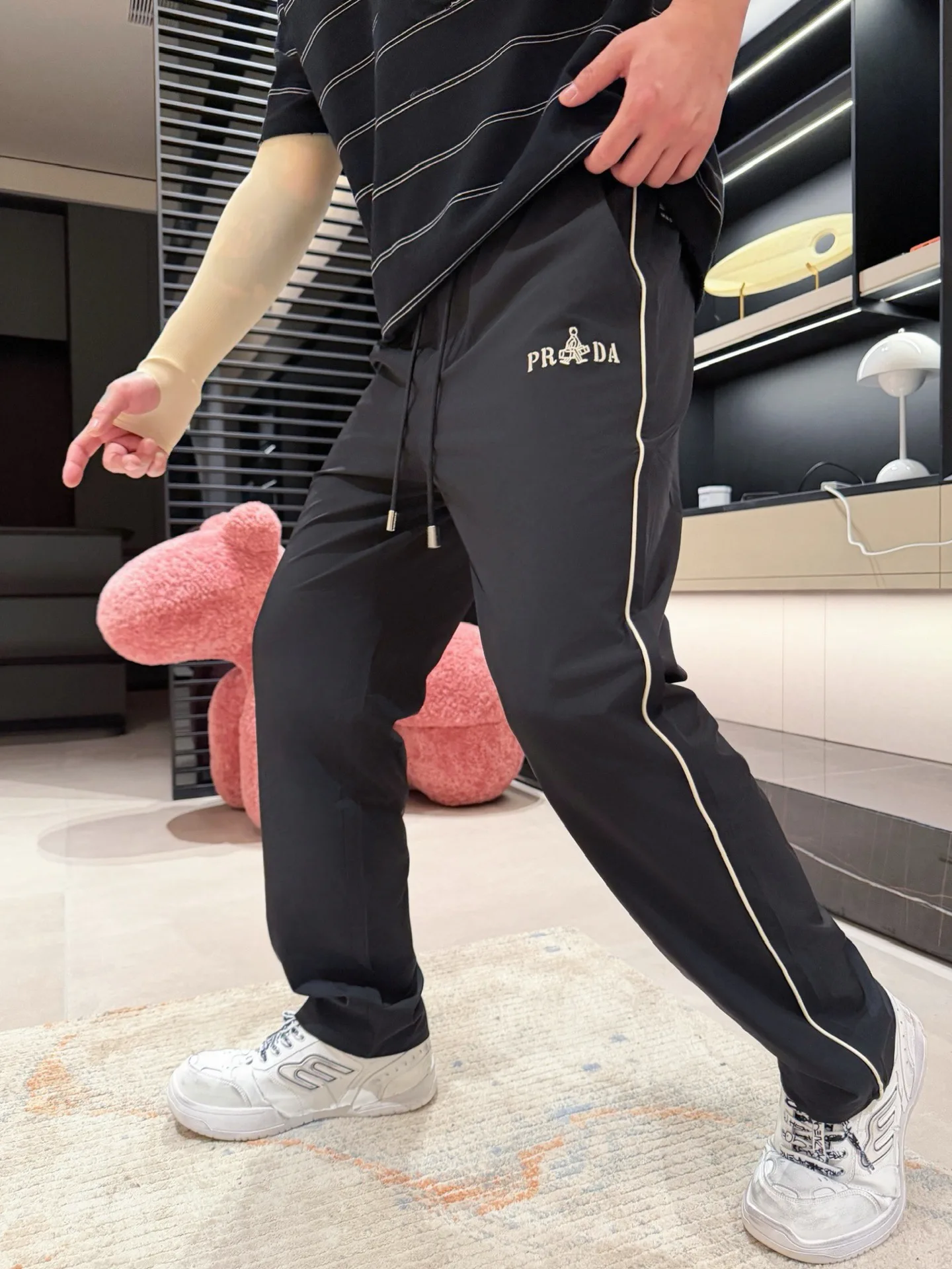 Men's Trousers PRADA 18499732