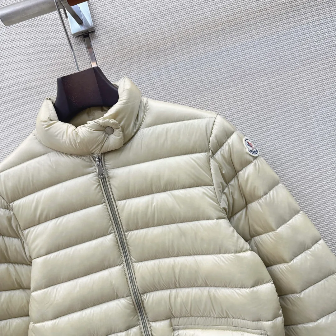Women's Jackets And Down Jackets MONCLER 18094490