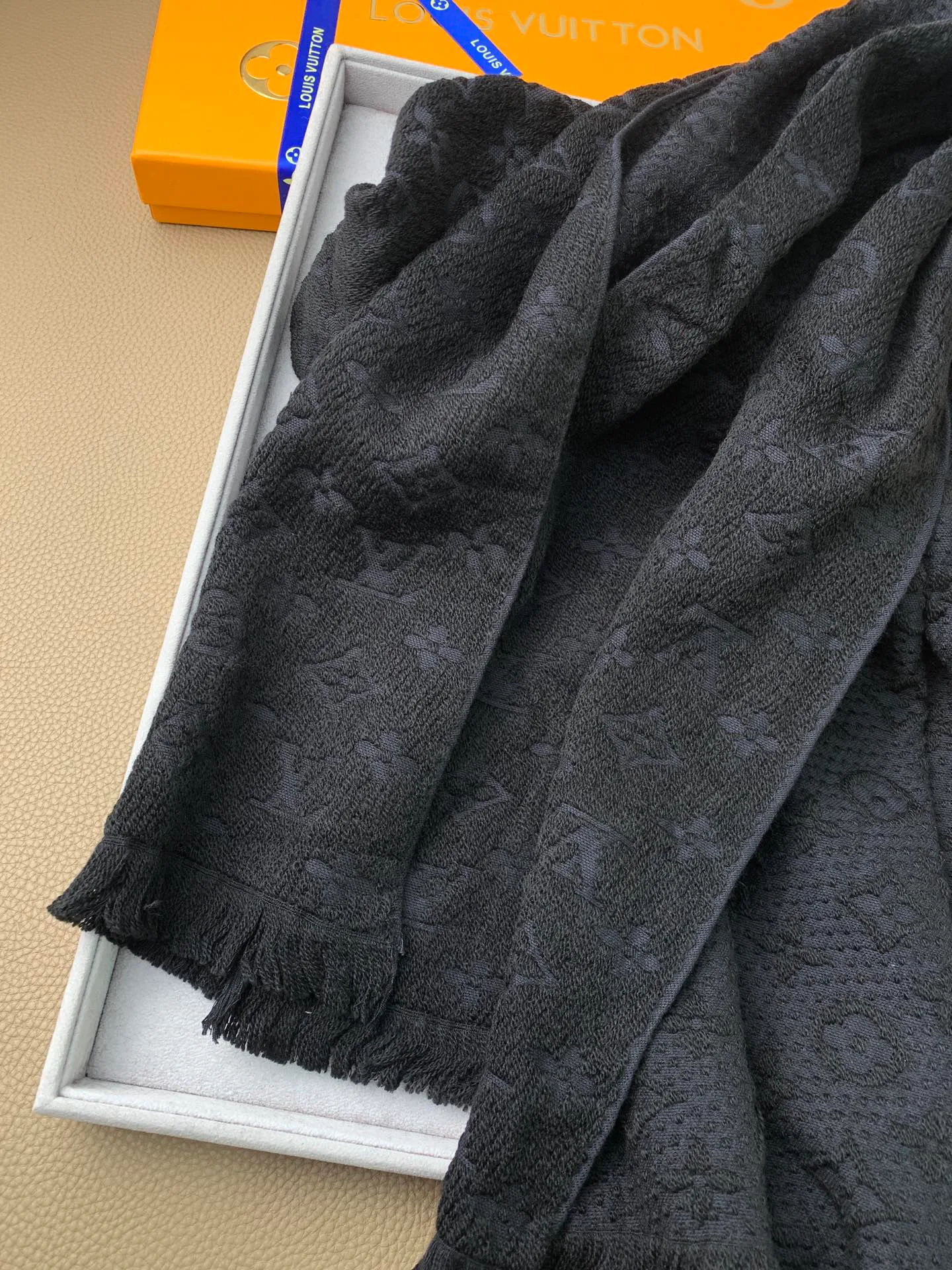 Scarves LOUIS VUITTON 18525765