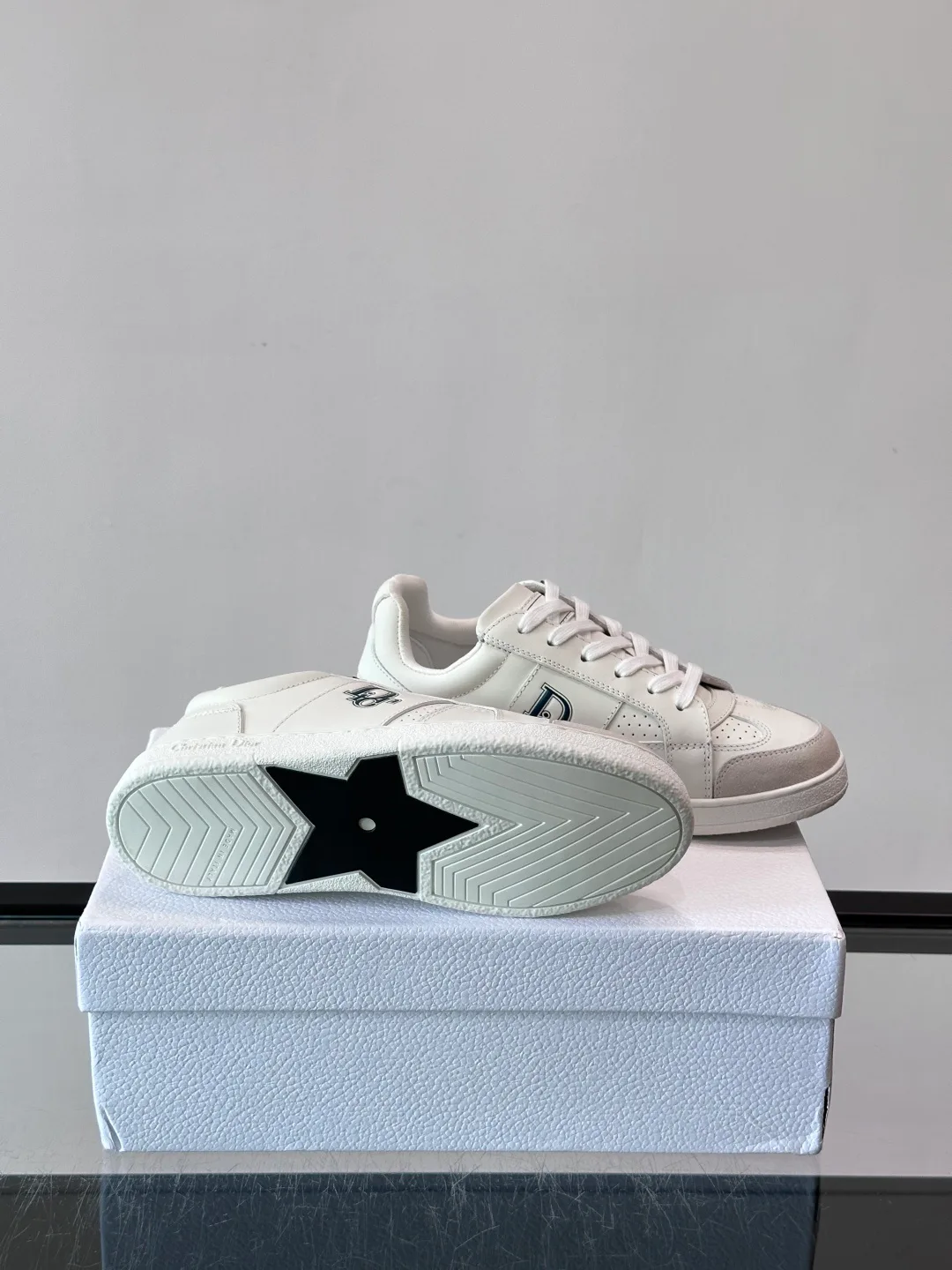 Women's Sneakers CHRISTIAN DIOR 18102635